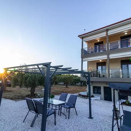 Apartment G C Luxury Nikiti (Sithonia)