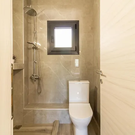 G C Luxury * Nikíti