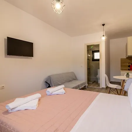 G C Luxury Nikíti