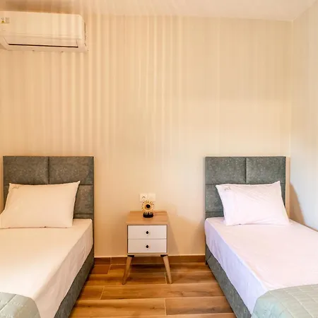 G C Luxury * Nikiti (Sithonia)
